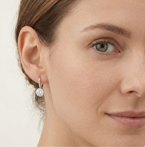 Boucles d’oreilles élégantes en argent sterling avec oxyde de zirconium