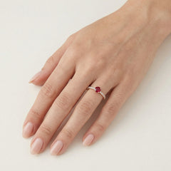 Chic diamond and ruby round ring