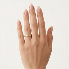 Snubní prsteny ze žlutého a bílého zlata s matným povrchem