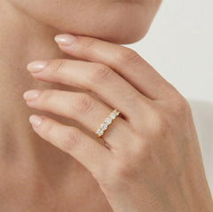 Round five stone cubic zirconia gold ring