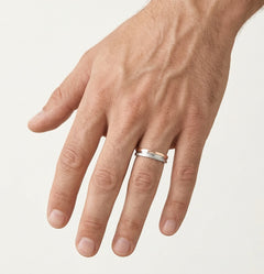 Quadratischer Trauring aus Rosé- und Weißgold