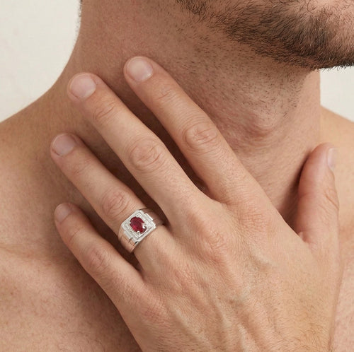 Prsten s rubínem a diamanty