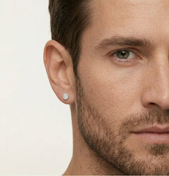 Boucles d’oreilles étincelantes en diamant taille ronde en or blanc éclatant