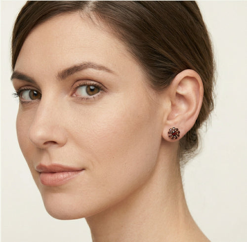 Kruhové granátové zlaté květinové naušnice