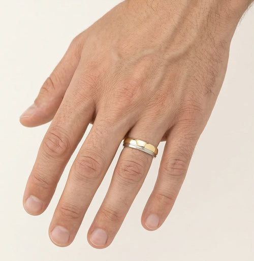 Snubní prsten z leštěného bílého a žlutého zlata