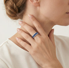 Sparkling diamond and blue sapphire white gold ring