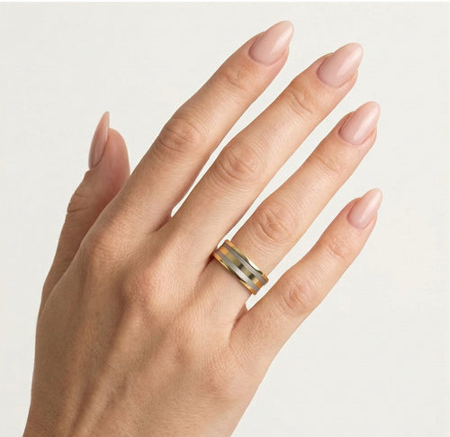 Dvoubarevné zlaté snubní prsteny se speciálním designem