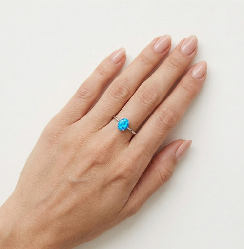 Einfacher Silberring mit Opal