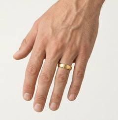 Eleganter, abgerundeter Gelbgold-Ehering