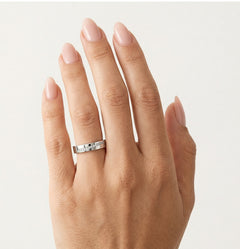 Bague de mariage en or blanc poli brillant