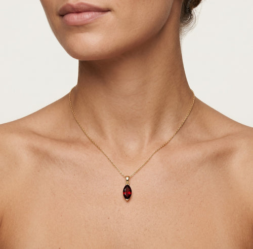 Subtiler Glamour-Garnet-Pendant
