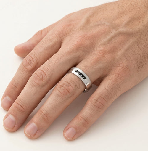 Bague de mariage large moitié polie moitié mate