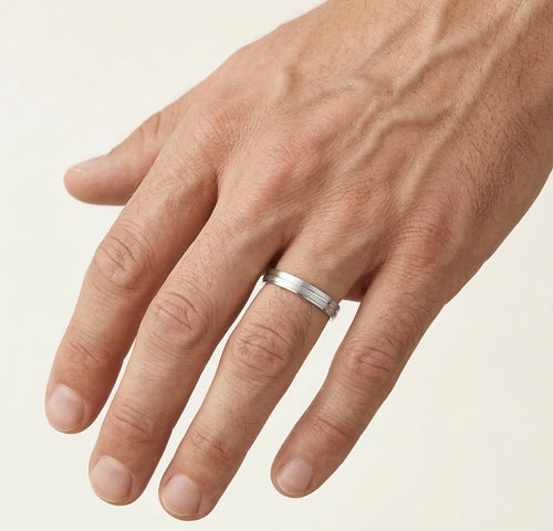 Alliance élégante en or blanc