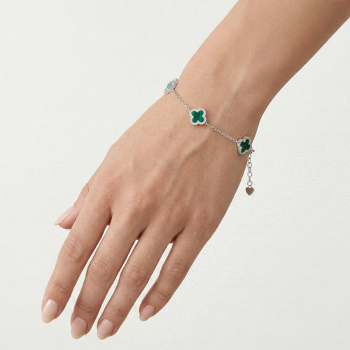 Stříbrný náramek se zelenými achátovými čtyřlístky