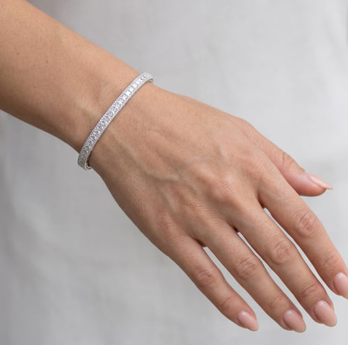 Bracelet manchette en argent avec zircon cubique taille ronde et taille princesse