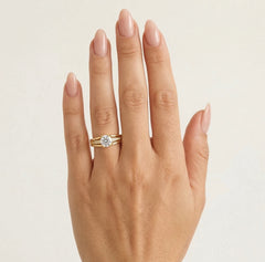 Bague en or jaune avec zircon cubique lumineux