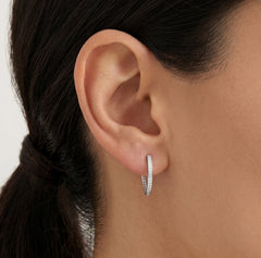 Pendientes colgantes de plata de ley con diseño en V