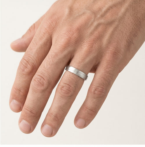 Alliance en or blanc mat