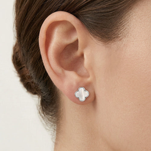 White gold mother of pearl clover leaf stud earring