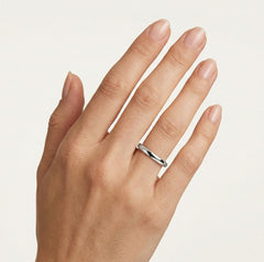 Nadčasové snubní prsteny z bílého zlata o šířce 2 mm