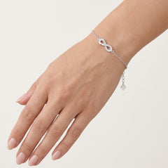 Pulsera de cadena con infinito y plata de ley