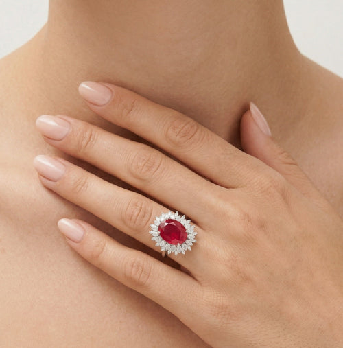 Anillo real de plata de ley con rubí ovalado