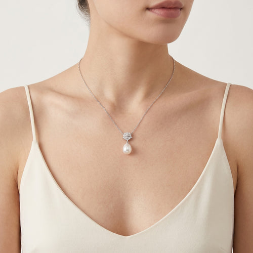 Halskette-mit-Perle-und-Zirkonia-Details