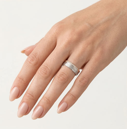 Snubní prsten z růžového a bílého zlata