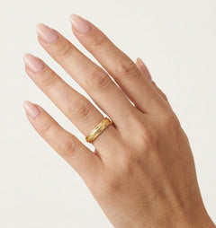 Matný elegantní snubní prsten ze žlutého zlata