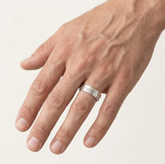 Bague de mariage en or blanc avec un design unique