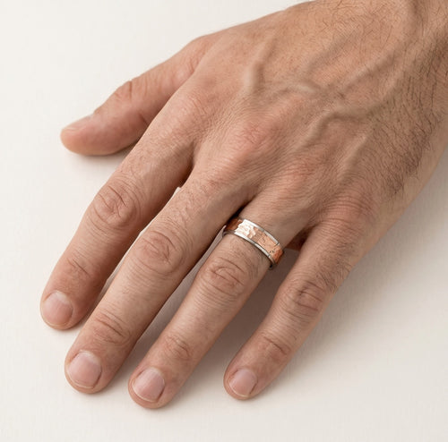 Anillo de boda con motivo especial