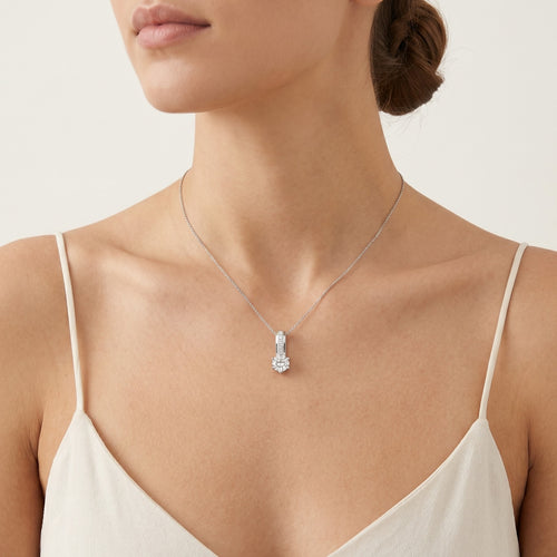 Eleganter Damenanhänger mit Diamanten im Rundschliff