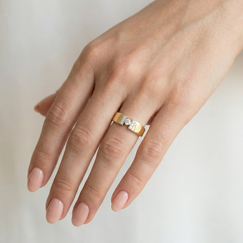 Lesklý zlatý prsten