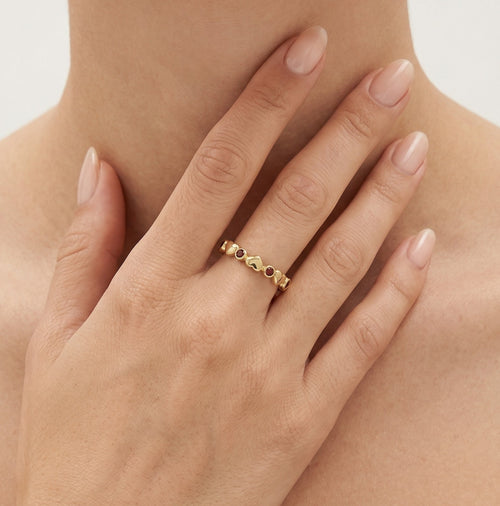 Elegantní dámský prsten ze 14kt žlutého zlata se symbolem srdce