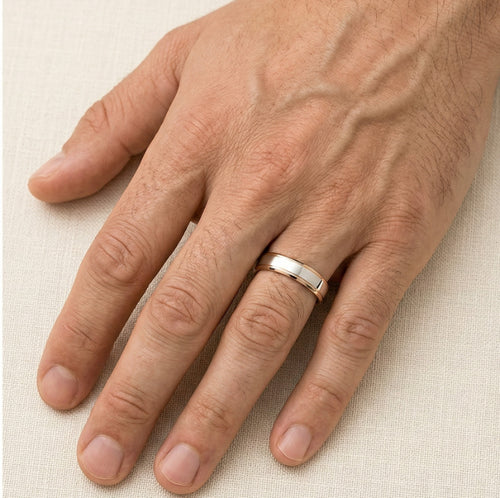 Elegantes alianzas de boda de dos tonos de oro