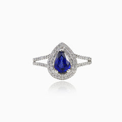Birnenförmiger Saphir-Ring mit Diamantfassung
