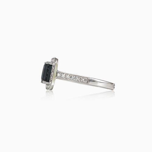 Weißgold mit Saphir und Diamanten