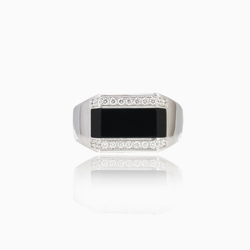 Weißgoldring mit Onyx und Diamanten