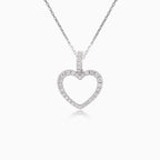 Corazón simple con diamantes