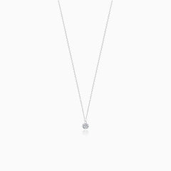 Collier en or avec un diamant solitaire