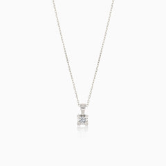 Collar con diamante único