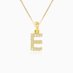 Pendentif en or de la lettre "E" avec zircons