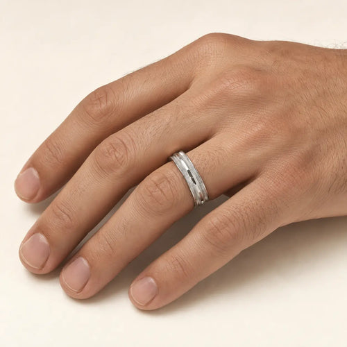 Strukturovaný stříbrný prsten
