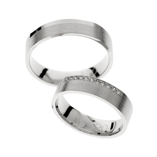Elegant white gold wedding band set