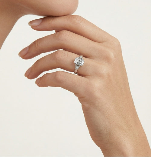 Eleganter Smaragdschliff-Silberring