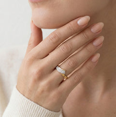 Einzigartiger Goldring mit Zirkonia