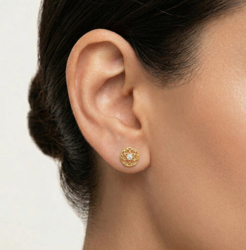 Wunderschöne Herz-Ohrstecker aus Gold mit Zirkonia