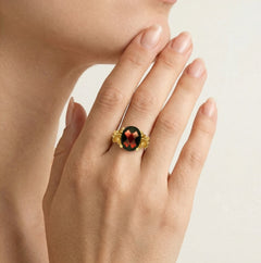 Artisan-Damenring aus Gold mit Granat
