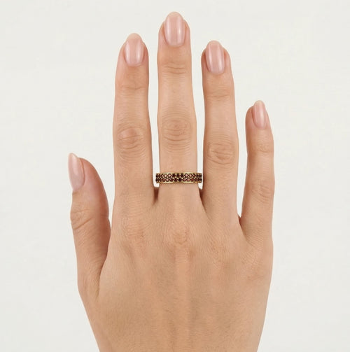 Eleganter Goldring mit zwei Reihen Granaten