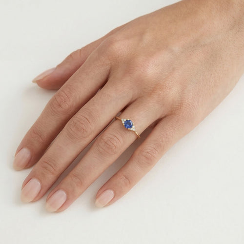 Blue sapphire yellow gold ring